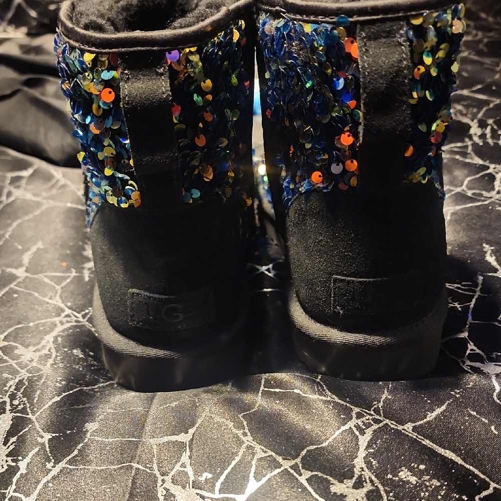 UGG WomensGlittery Black Boots